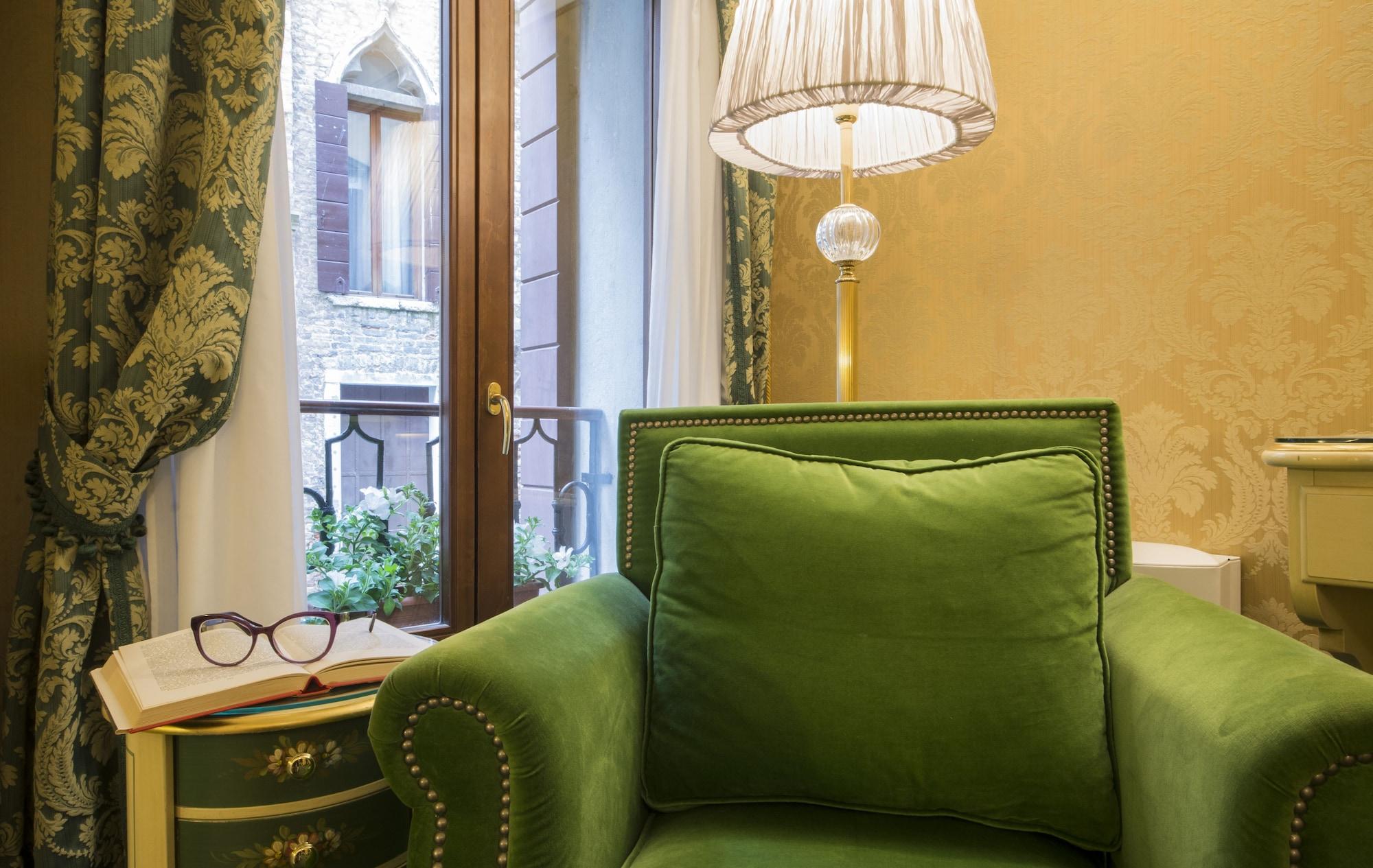 Hotel Becher Venesia Bagian luar foto