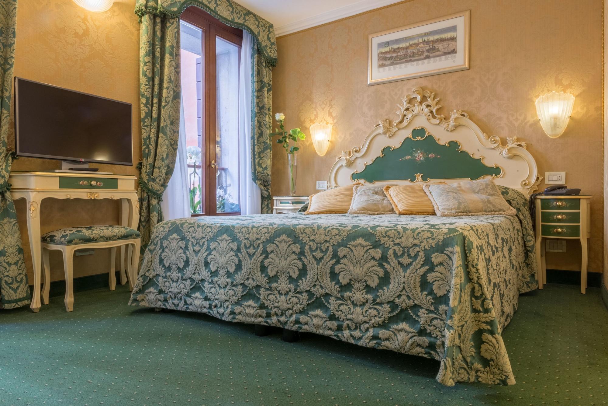 Hotel Becher Venesia Bagian luar foto