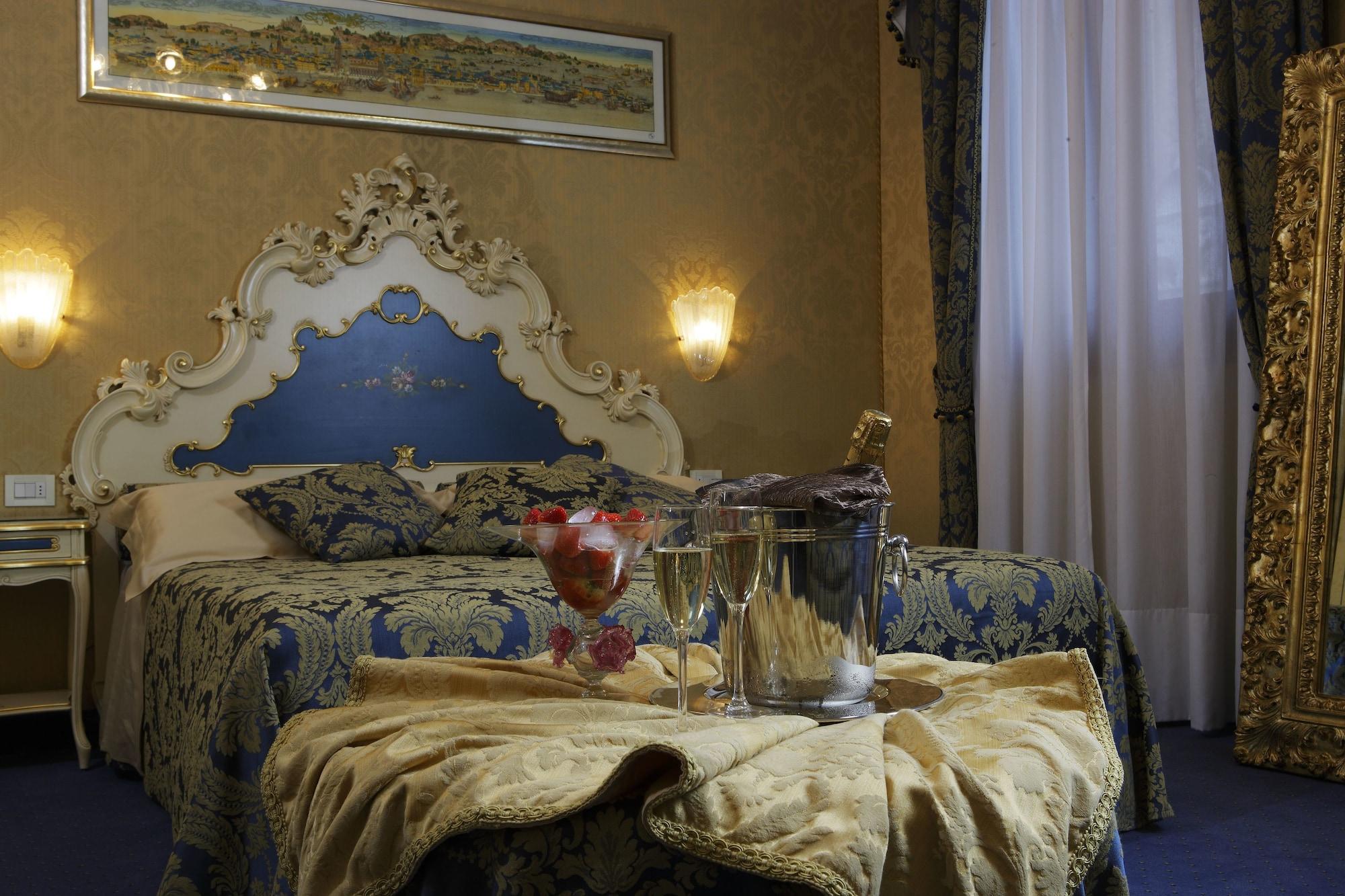Hotel Becher Venesia Ruang foto