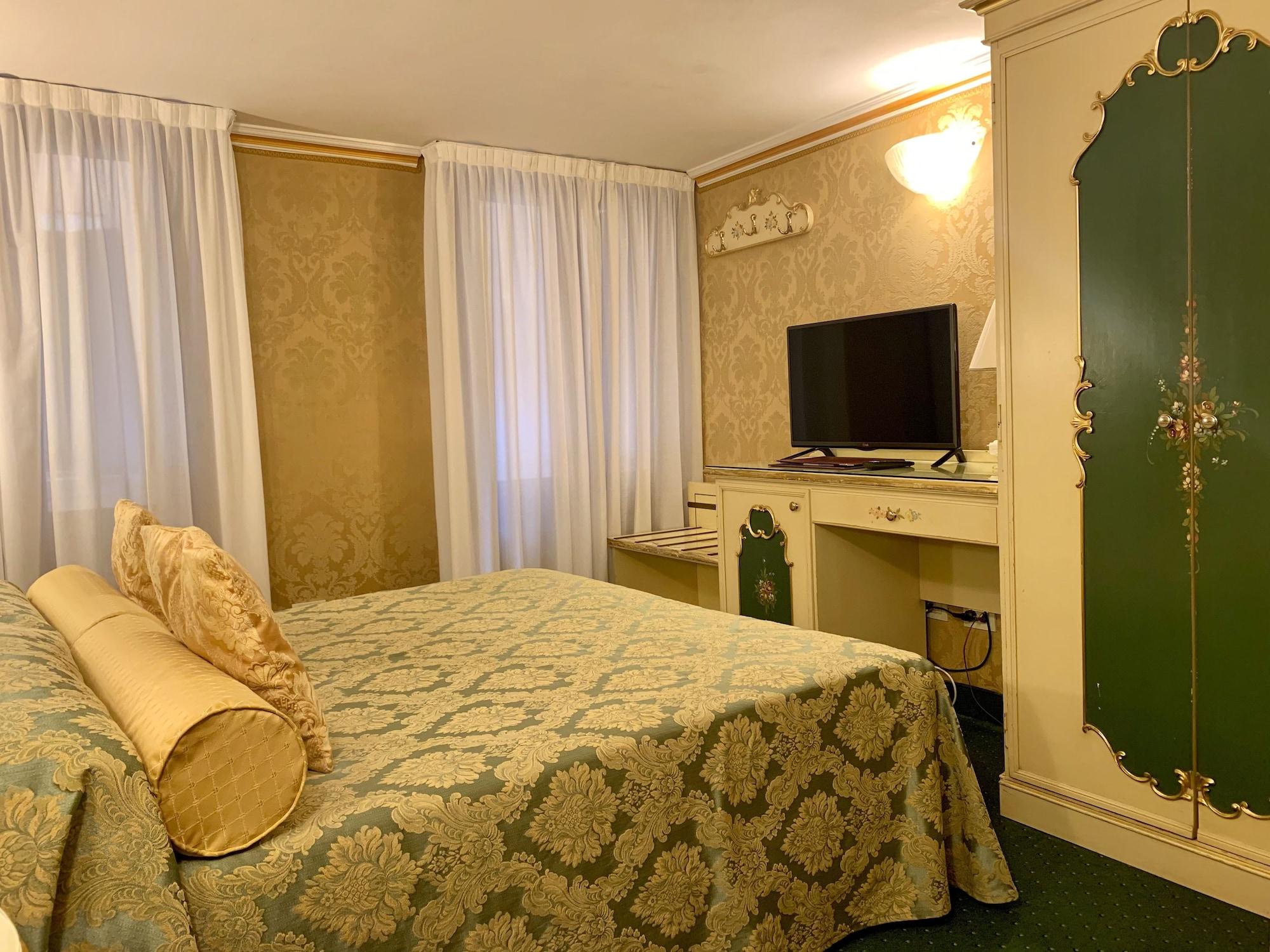 Hotel Becher Venesia Bagian luar foto