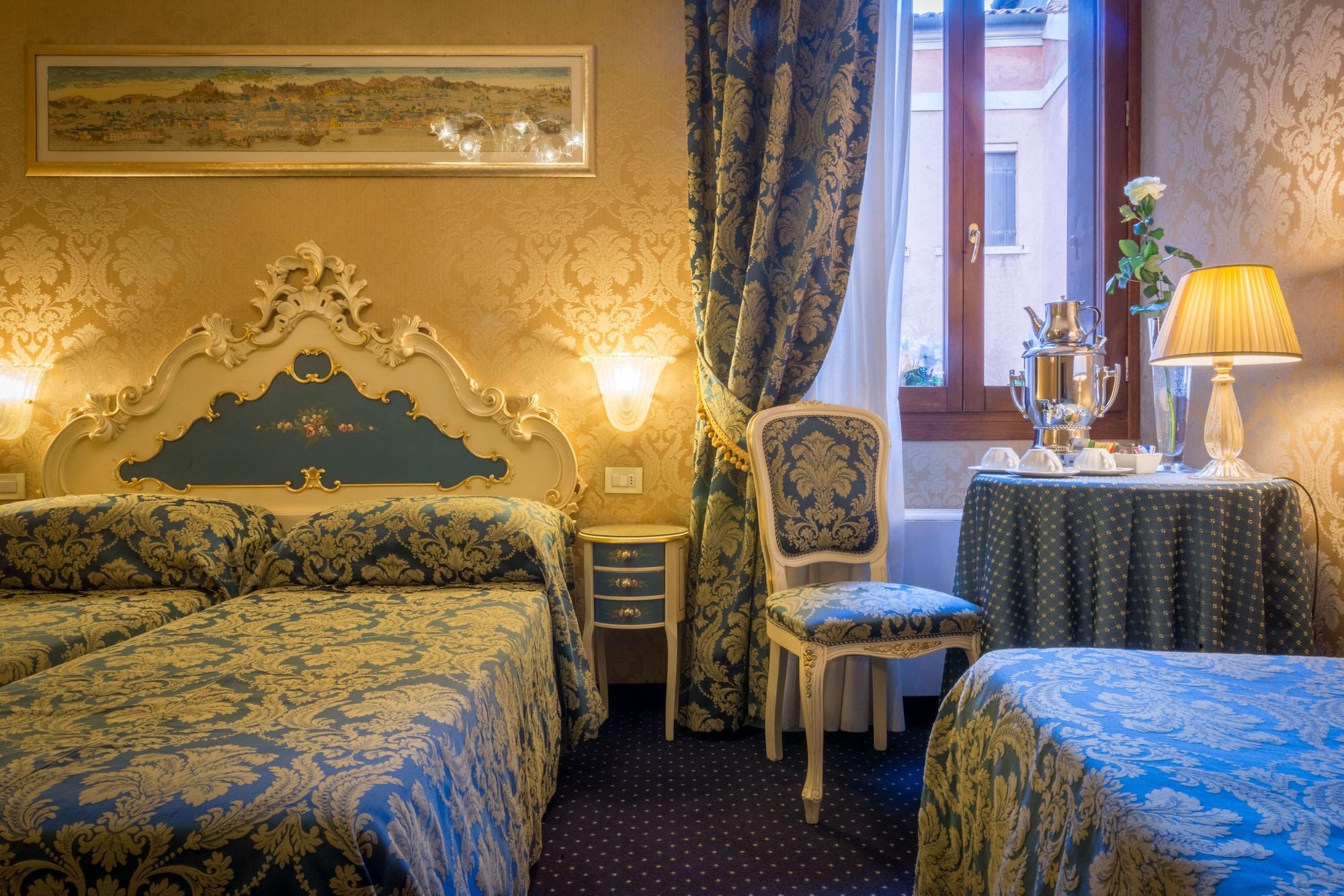 Hotel Becher Venesia Bagian luar foto