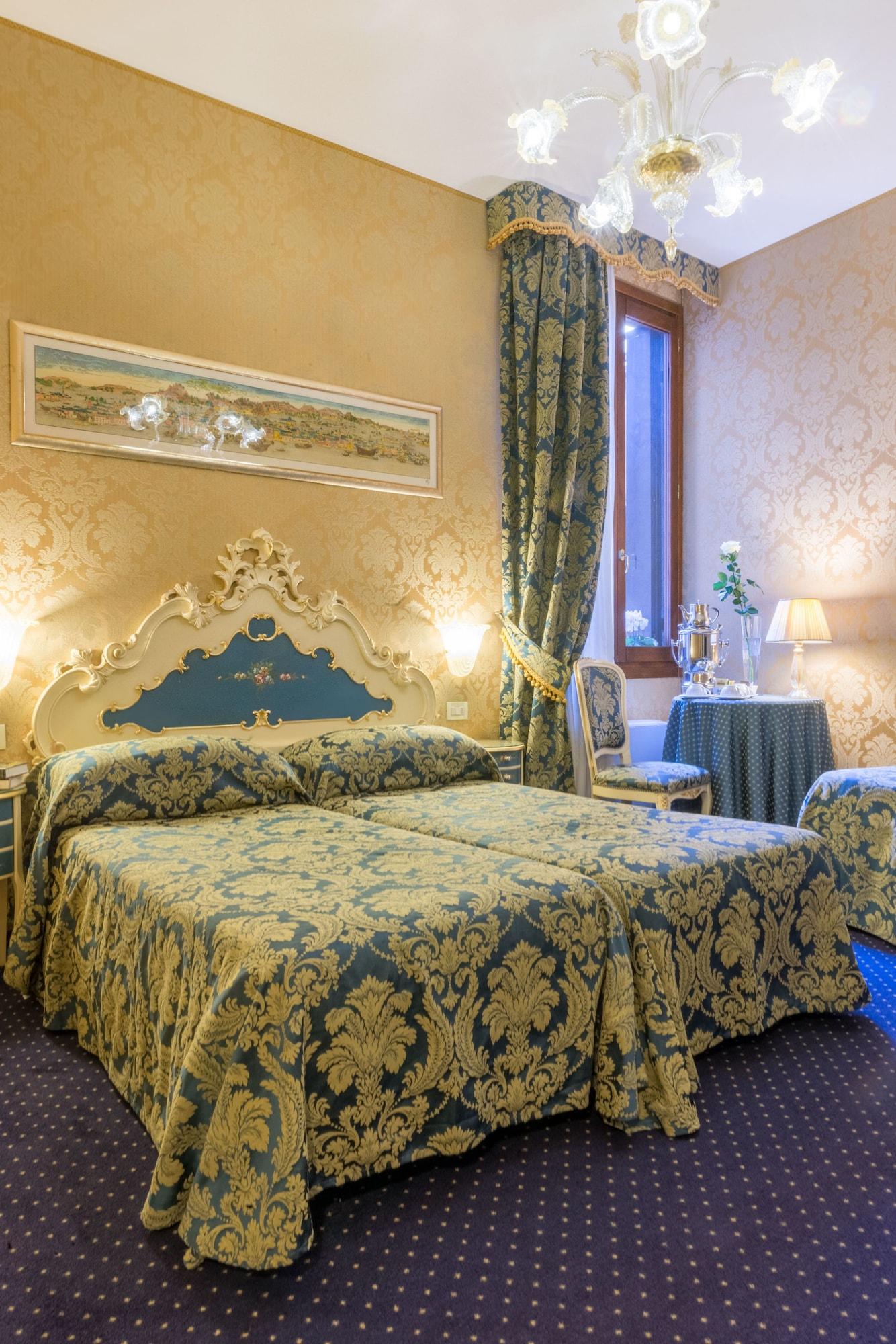 Hotel Becher Venesia Bagian luar foto