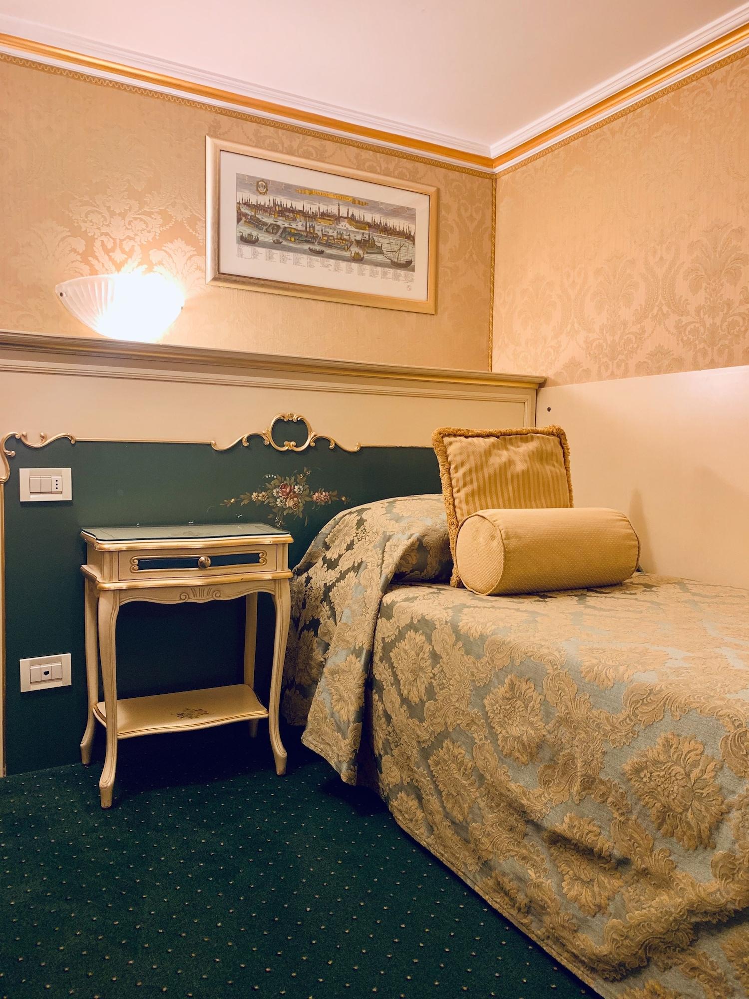 Hotel Becher Venesia Bagian luar foto