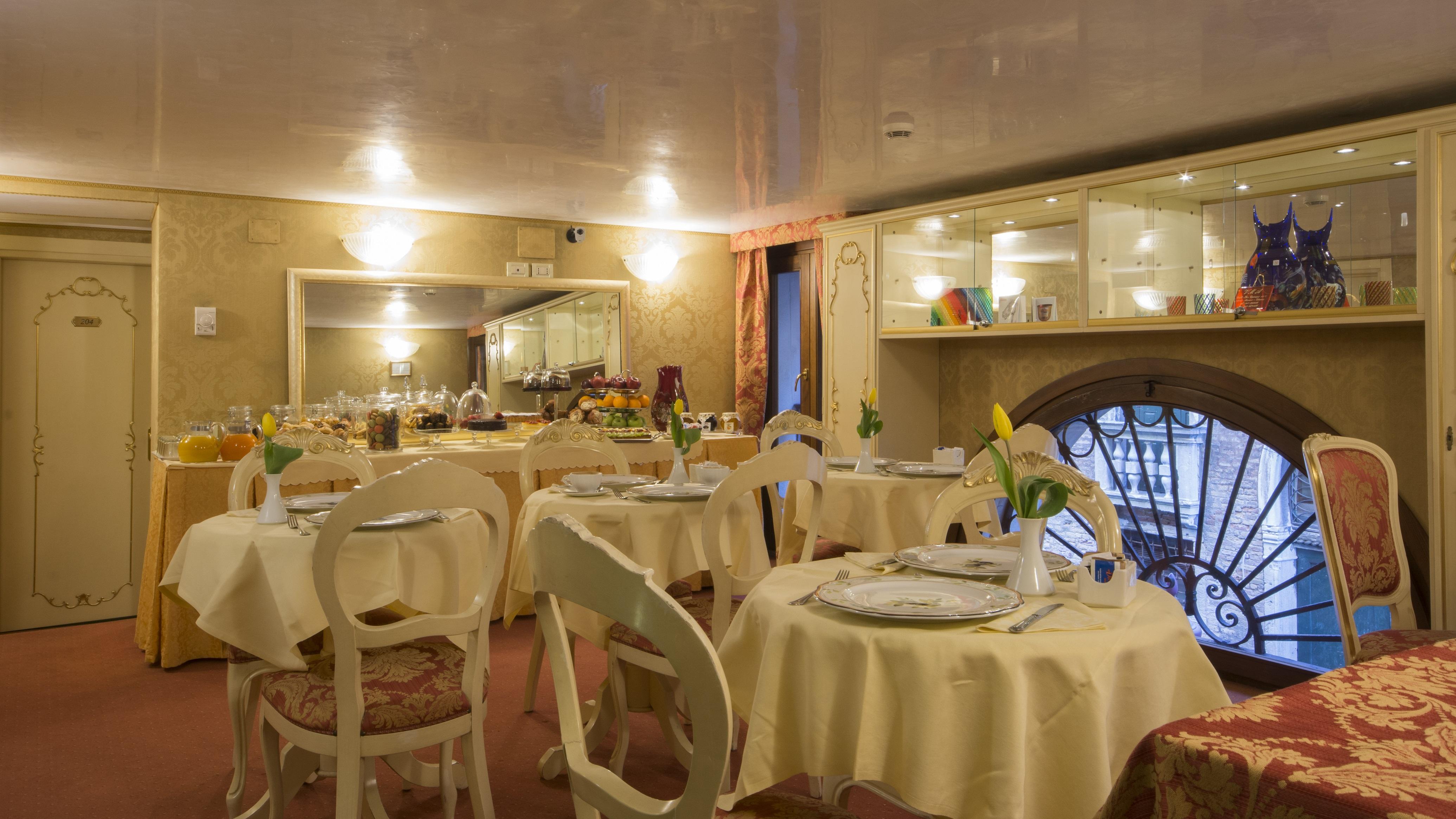 Hotel Becher Venesia Bagian luar foto