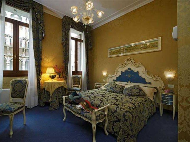 Hotel Becher Venesia Bagian luar foto