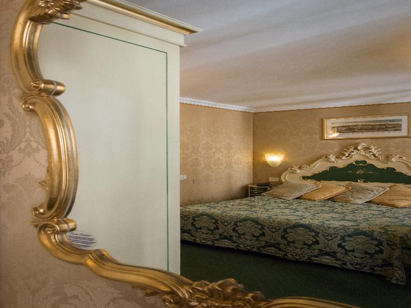 Hotel Becher Venesia Bagian luar foto