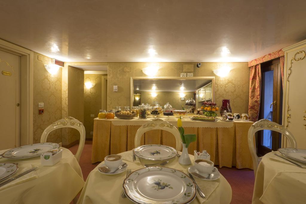 Hotel Becher Venesia Bagian luar foto