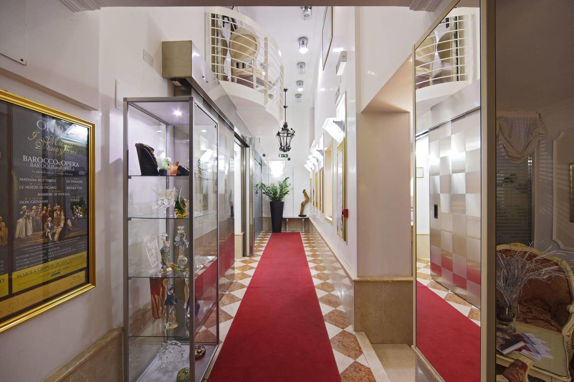 Hotel Becher Venesia Bagian luar foto